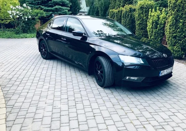 Skoda Superb cena 64999 przebieg: 211000, rok produkcji 2017 z Płock małe 37